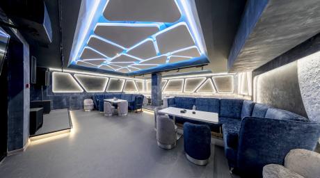 Lulu karaoke bar