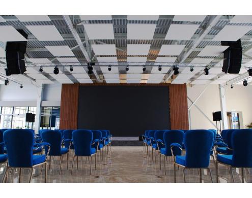 Concert Hall, Plast