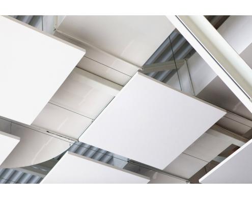 Concert Hall, Plast