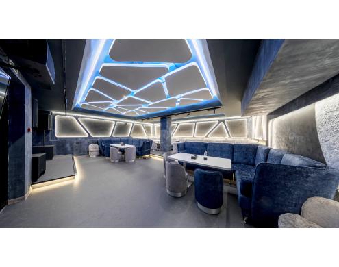 Lulu karaoke bar