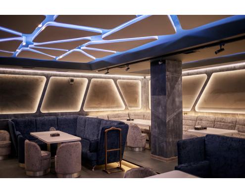 Lulu karaoke bar